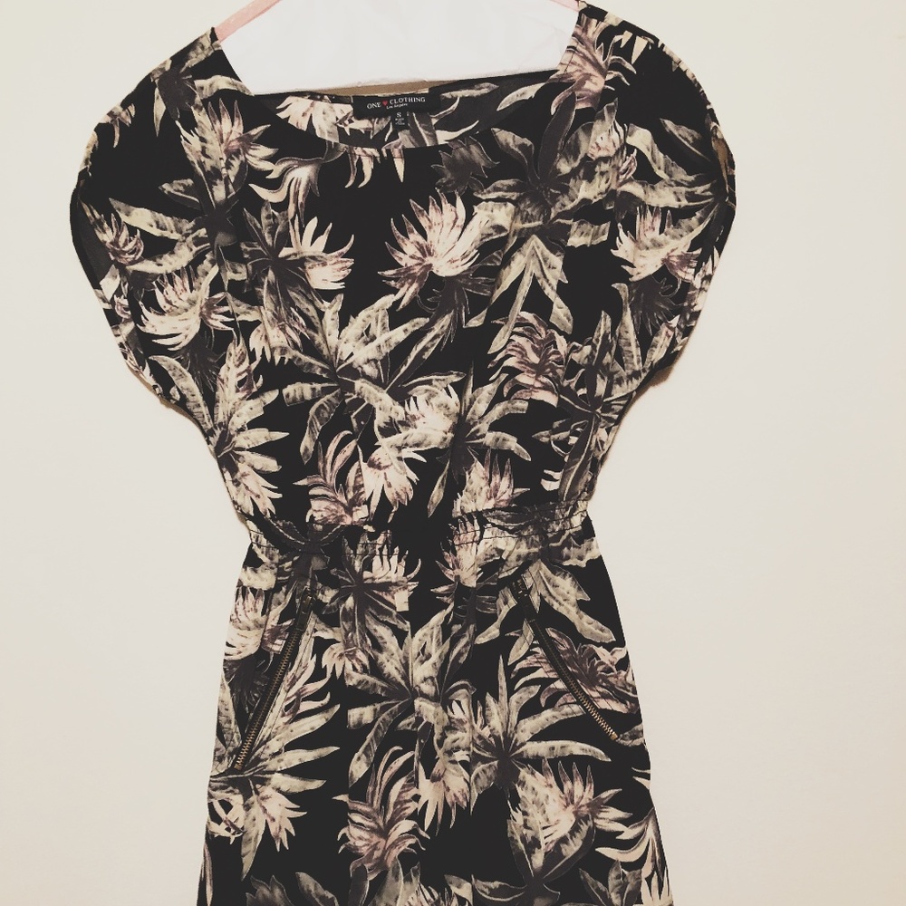 • p a l m p r i n t d r e s s •